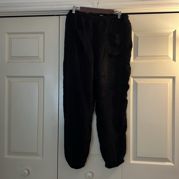 Pete and Greta silky joggers - Picture 3 of 7